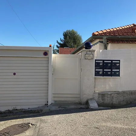 Dans La 