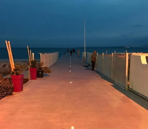 Dans La La Méridiane Antibes